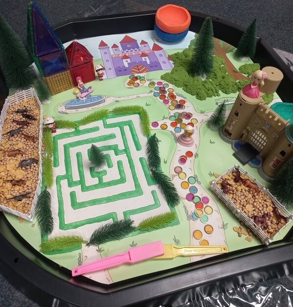 Zámek – Podložka do Tuff Tray MINI